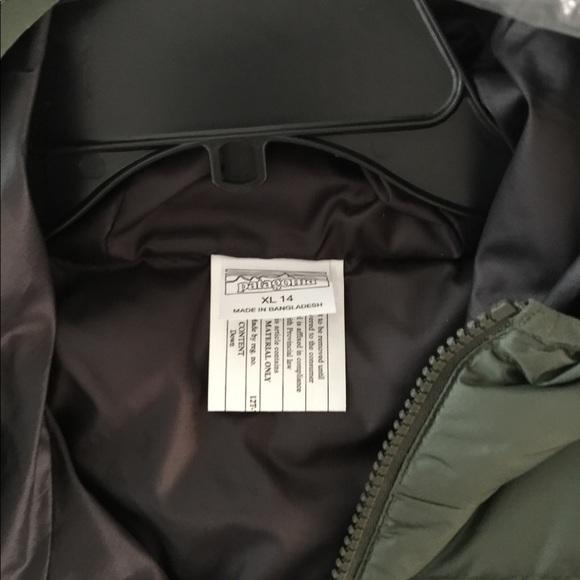 Patagonia Youth Big boy Reversible Down Jacket - Picture 8 of 9